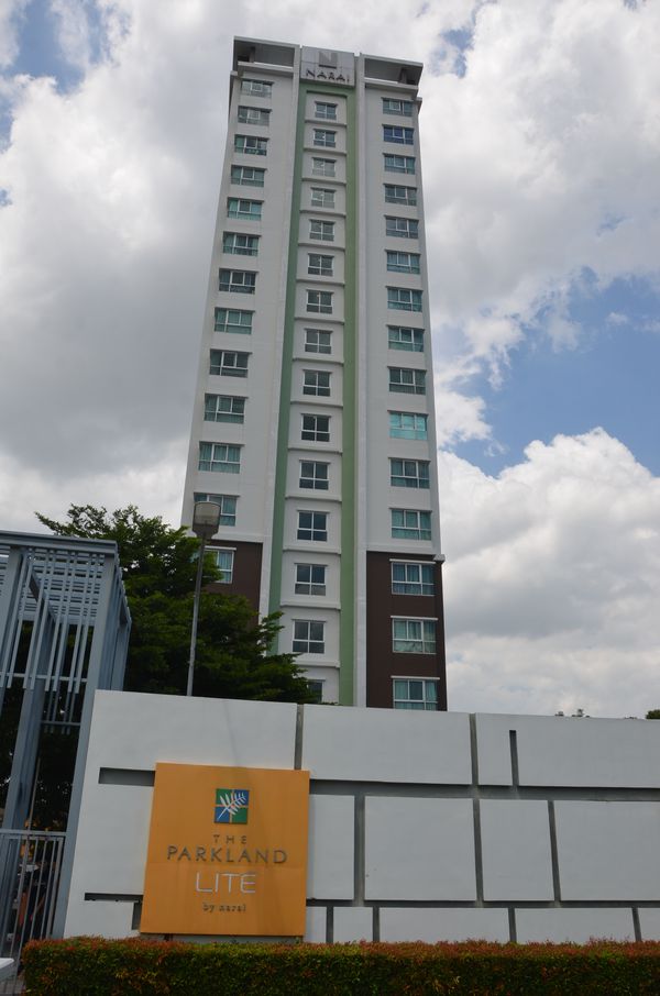 พร้อมอยู่ ห้อง 60 ตรม. ห้องนอนใหญ่ ห้องนั่งเล่นกว้างขวาง The Parkland Lite Sukhumvit- Paknam ใกล้ BTS