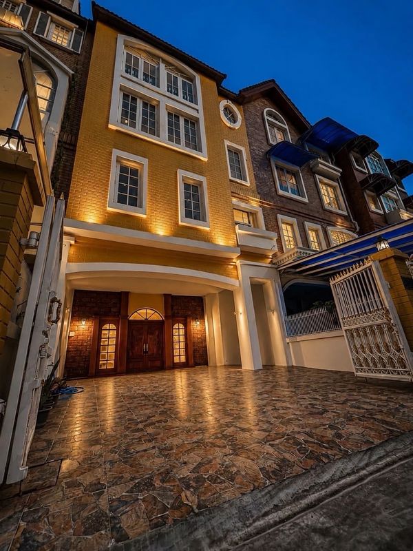 5-storey house for rent Yenakart Residence Sathorn area 450 sq.m near MRT Lumphini suitable for home office