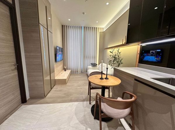 ขายคอนโด The Crest Park Residence  ราคา 10,500,000 บาท [TTs260801]