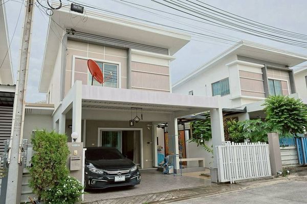 Twin house for sale in Sriracha, Life in the Garden project, Suan Suea, 4 bedrooms, near J-Park.