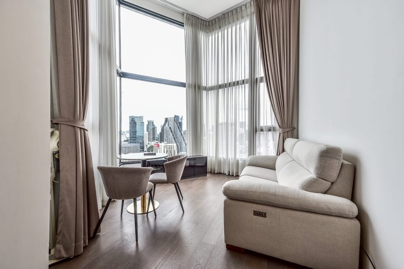🏙️ ขาย Park Origin Chula–Samyan ทำเลศักยภาพ ใจกลางเมือง 2 ห้องนอน ✨ ราคาขายเพียง 9.99 ล้านบาท สนใจ ติดต่อ K.Oilly 📞0935979942 🏙️ ขาย Park Origin Chula–Samyan ทำเลศักยภาพ ใจกลางเมือง 2 ห้องนอน ✨ ราคาขายเพียง 9.99 ล้านบาท สนใจ ติดต่อ K.Oilly 📞0935979942