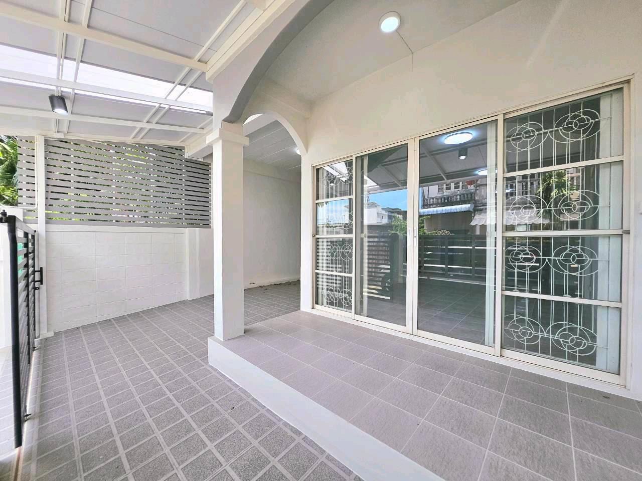 🏠ขาย ทาวน์เฮ้าส์ 2 ชั้น หลังมุม สินทวี การ์เด้น 1/2 รีโนเวท พร้อมอยู่ – รูปที่ 2