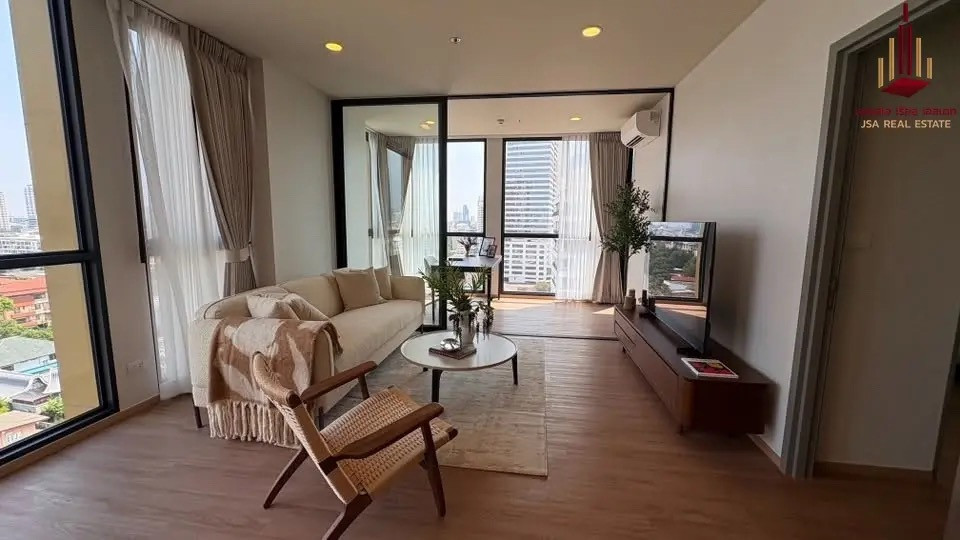แต่งสวย พร้อมอยู่ 📍 The issara Sathorn แต่งสวย พร้อมอยู่ 📍 The issara Sathorn