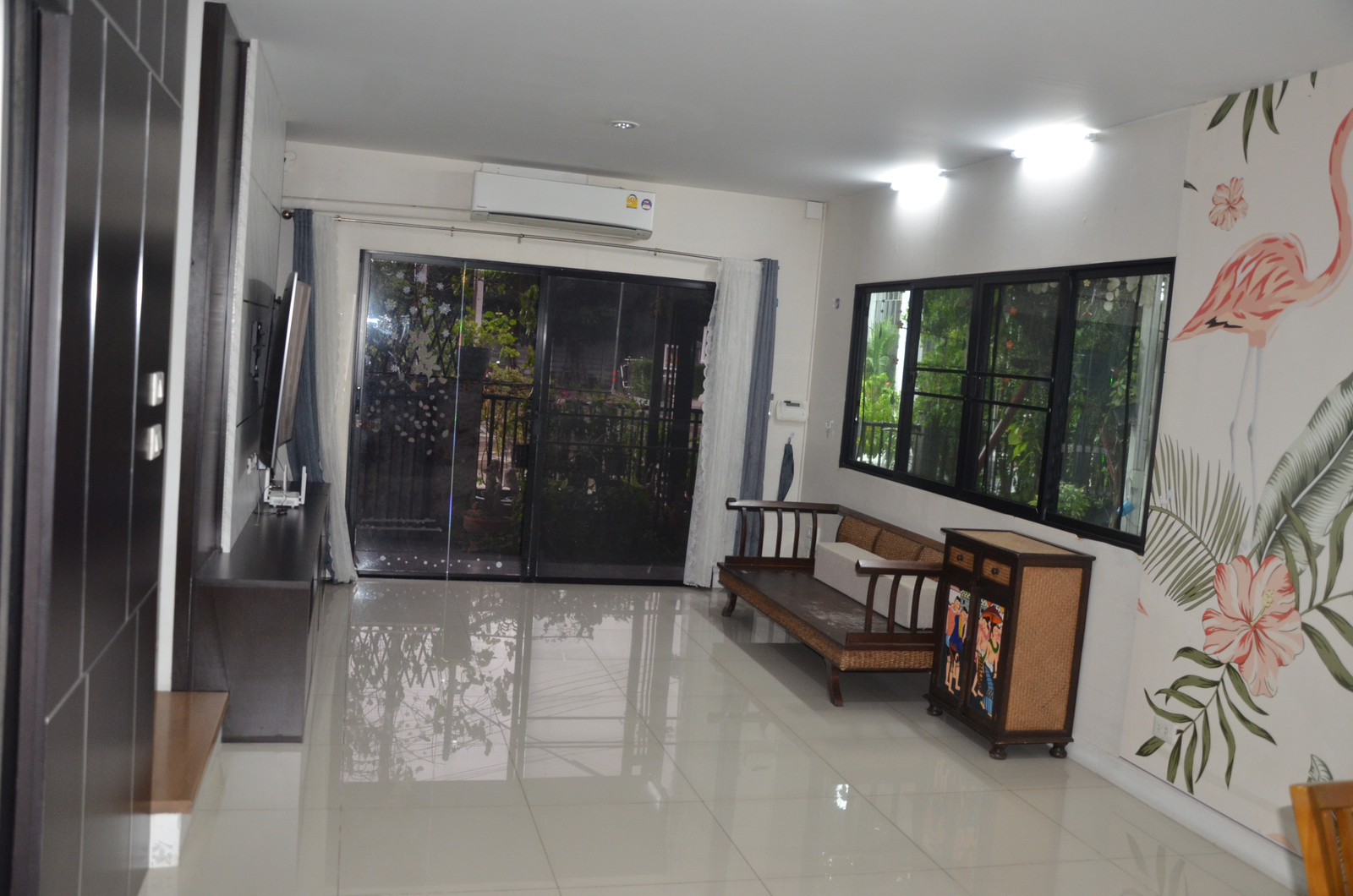 Single house to let , 5 bedrooms, 4 bathrooms, ready to move in, suitable for a family/office. Single house to let , 5 bedrooms, 4 bathrooms, ready to move in, suitable for a family/office.