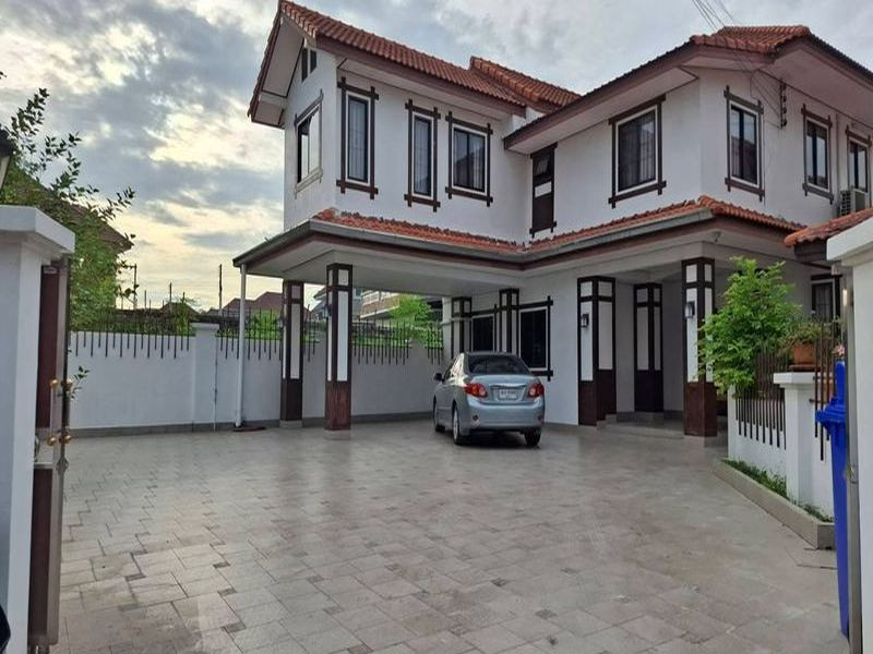 House for rent, ready to move in, Sriracha. Large detached house, Amporn Place Sriracha.