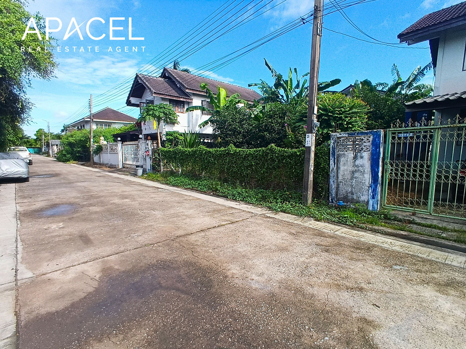 The land is filled in and ready to build a house! Next to Khlong Lat Mayom Market Interior Village Near Phran Nok-Kanchanaphisek Road, only 2.25 million baht! The land is filled in and ready to build a house! Next to Khlong Lat Mayom Market Interior Village Near Phran Nok-Kanchanaphisek Road, only 2.25 million baht!