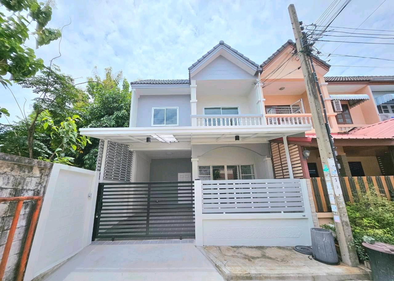 🏠ขาย ทาวน์เฮ้าส์ 2 ชั้น หลังมุม สินทวี การ์เด้น 1/2 รีโนเวท พร้อมอยู่ 🏠ขาย ทาวน์เฮ้าส์ 2 ชั้น หลังมุม สินทวี การ์เด้น 1/2 รีโนเวท พร้อมอยู่
