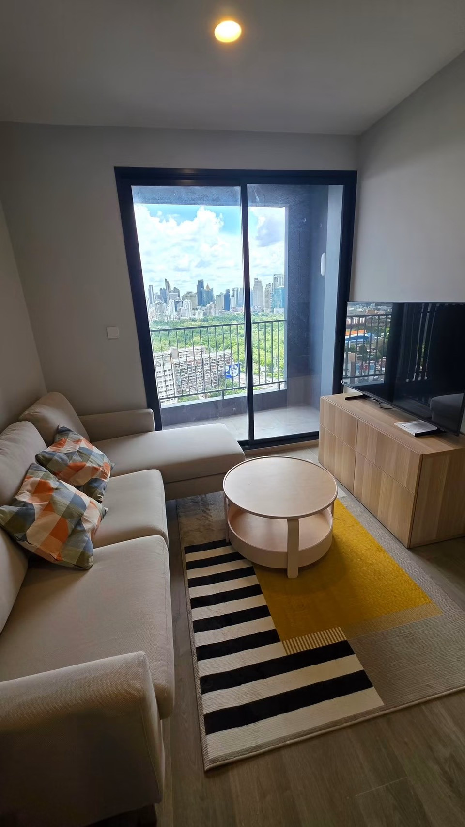 ✨Ready to Live ให้เช่า The CROWN Residences พระราม 4 | ขนาด 39 ตรม. 1 ห้องนอน 1 ห้องน้ำ | ห้องตกแต่งใหม่เฟอร์ครบเพียง 35k ด่วน!!! ✨Ready to Live ให้เช่า The CROWN Residences พระราม 4 | ขนาด 39 ตรม. 1 ห้องนอน 1 ห้องน้ำ | ห้องตกแต่งใหม่เฟอร์ครบเพียง 35k ด่วน!!!