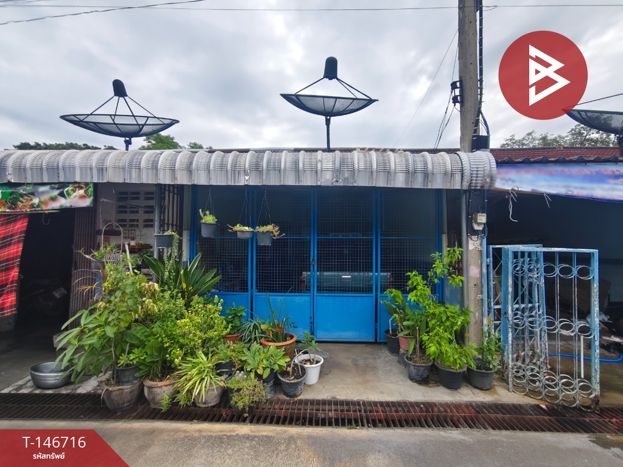 Urgent sale, one-story townhouse, area 20 sq m, Ban Pong, Ratchaburi, near Ban Pong market. Urgent sale, one-story townhouse, area 20 sq m, Ban Pong, Ratchaburi, near Ban Pong market.