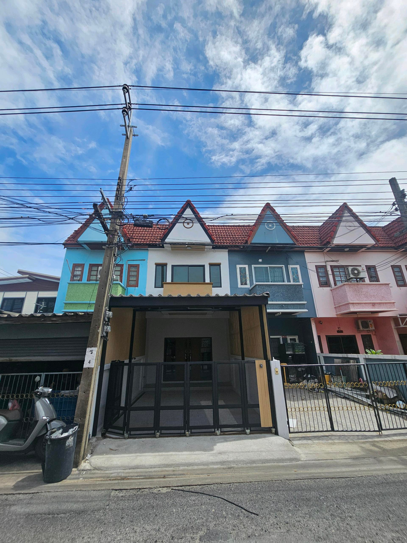 ทาวน์เฮาส์ ประชาอุทิศ 54 ใกล้ตลาด ปรับปรุงใหม่ ทาวน์เฮาส์ ประชาอุทิศ 54 ใกล้ตลาด ปรับปรุงใหม่