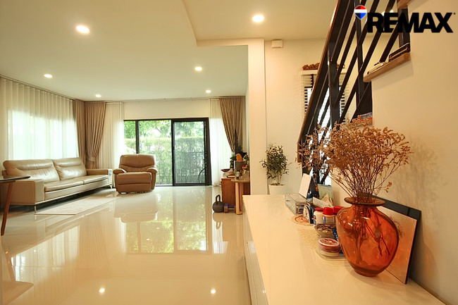 ขายด่วน เซนโทร Centro อ่อนนุช–สุวรรณภูมิ  บ้านรุ่นใหญ่ หลังรองมุม พร้อมอยู่ 57.7 ตรว. ราคาดีสุดโครงการ 7.2 ล้าน – รูปที่ 4