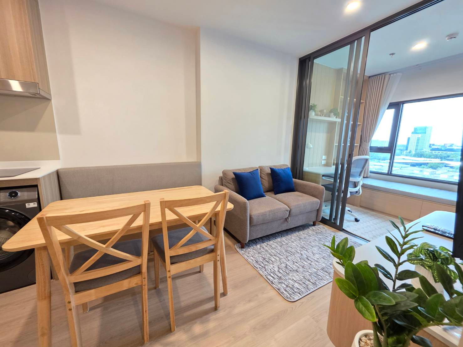 For Rent 1 Bed 32 Sqm. Nice decorated : ) 