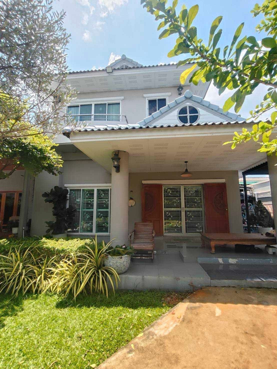 Single house for rent in Nawamin 59, Soi 7.  🚇🚝🌈
