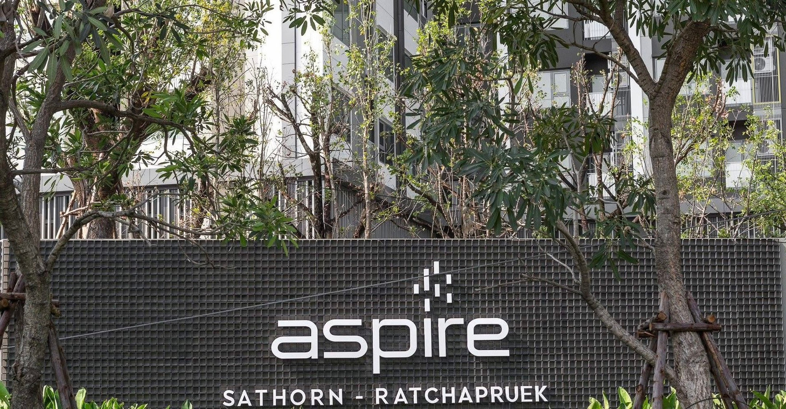 Urgent sale! Large condo room, Aspire Sathorn-Ratchaphruek, 35 sq m, 6th floor, east side, not hot room, beautiful view, prime location condo, easily connected to Sathorn. Urgent sale! Large condo room, Aspire Sathorn-Ratchaphruek, 35 sq m, 6th floor, east side, not hot room, beautiful view, prime location condo, easily connected to Sathorn.