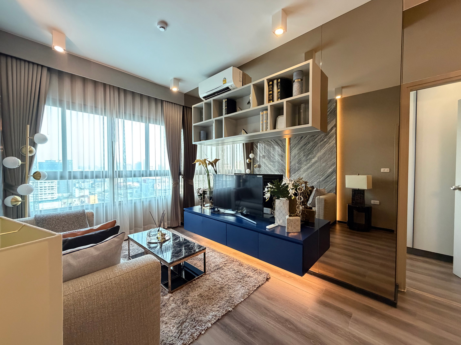 Ideo Rama 9 - Asoke, 2 bedrooms in the heart of Rama 9, special price before closing the project. Ideo Rama 9 - Asoke, 2 bedrooms in the heart of Rama 9, special price before closing the project.