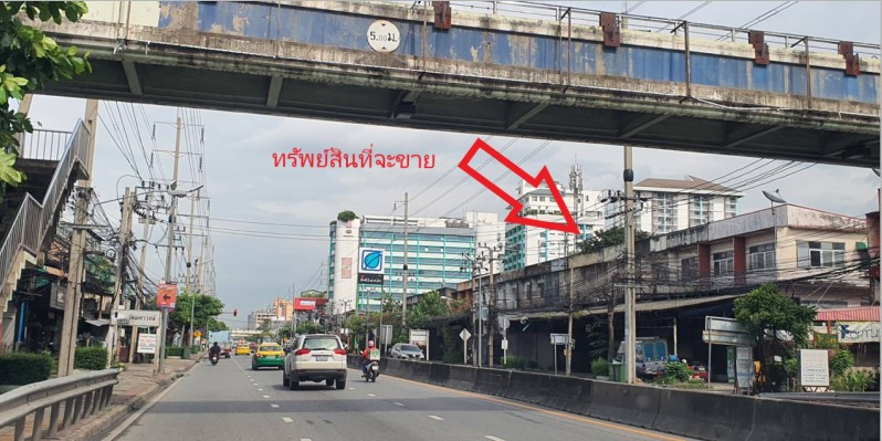 Empty land for sale Next to Pu Chao Saming Phrai Road, Phra Pradaeng, 5-0-89 rai, wide frontage, 1.4 km from Sukhumvit, ready to demolish old buildings.