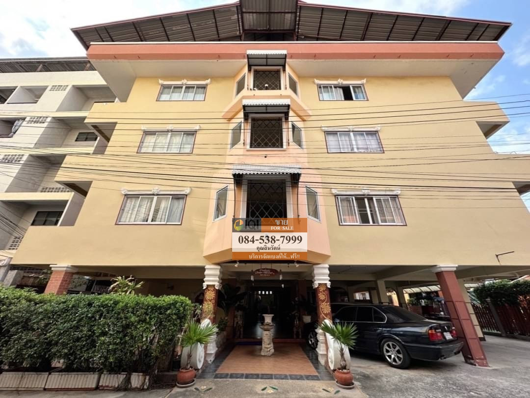 4.5-story apartment for sale with 3 houses, Soi Pattaya Klang 10, Bang Lamung District, Chonburi.