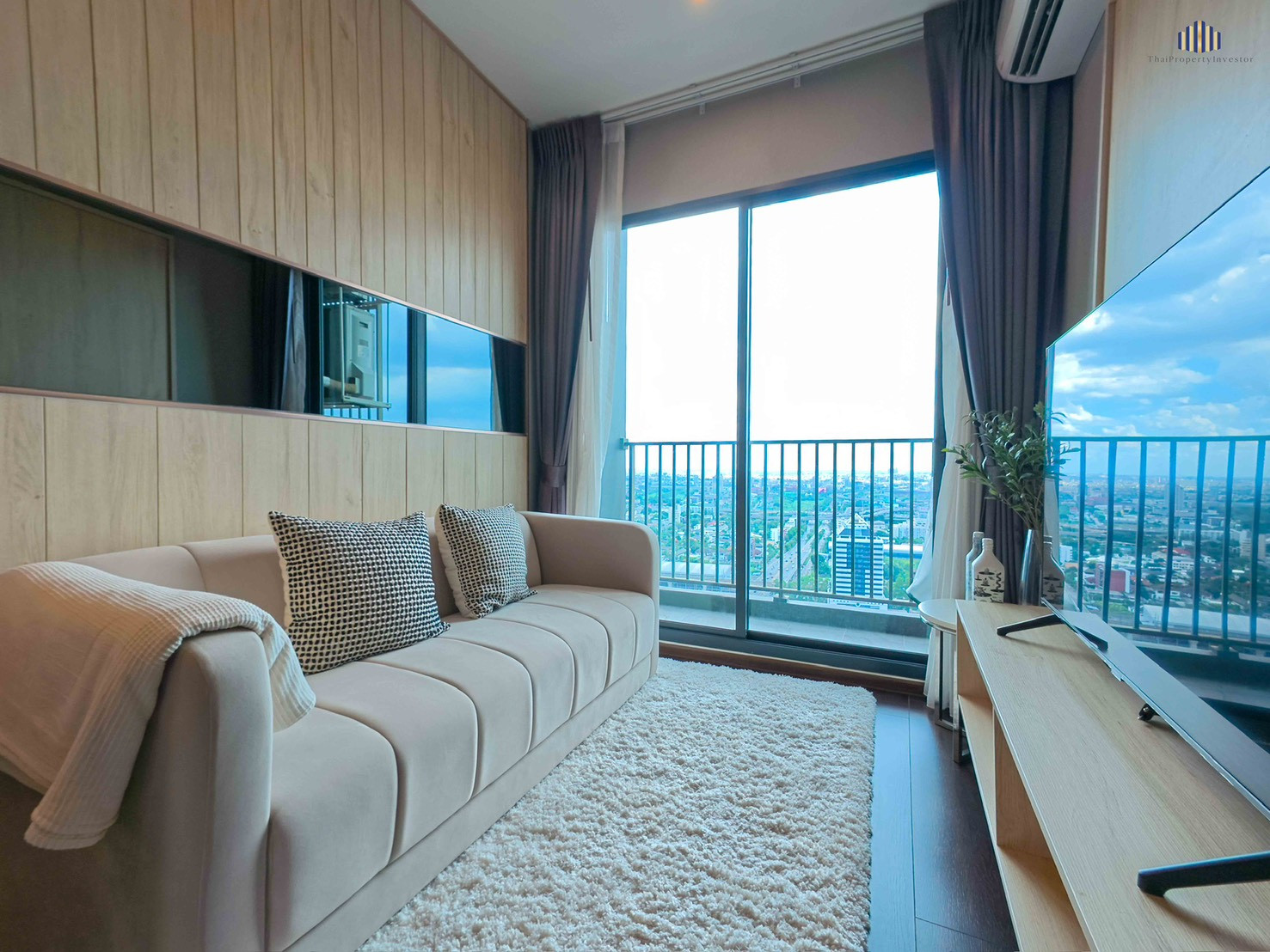 Rare unit with super special price!! 1BR 27.74 Sq.m Condo for Sale at C Ekkamai