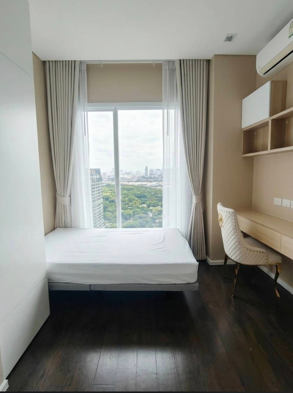 For Rent: The Saint Residences 2bed Corner High Floor For Rent: The Saint Residences 2bed Corner High Floor
