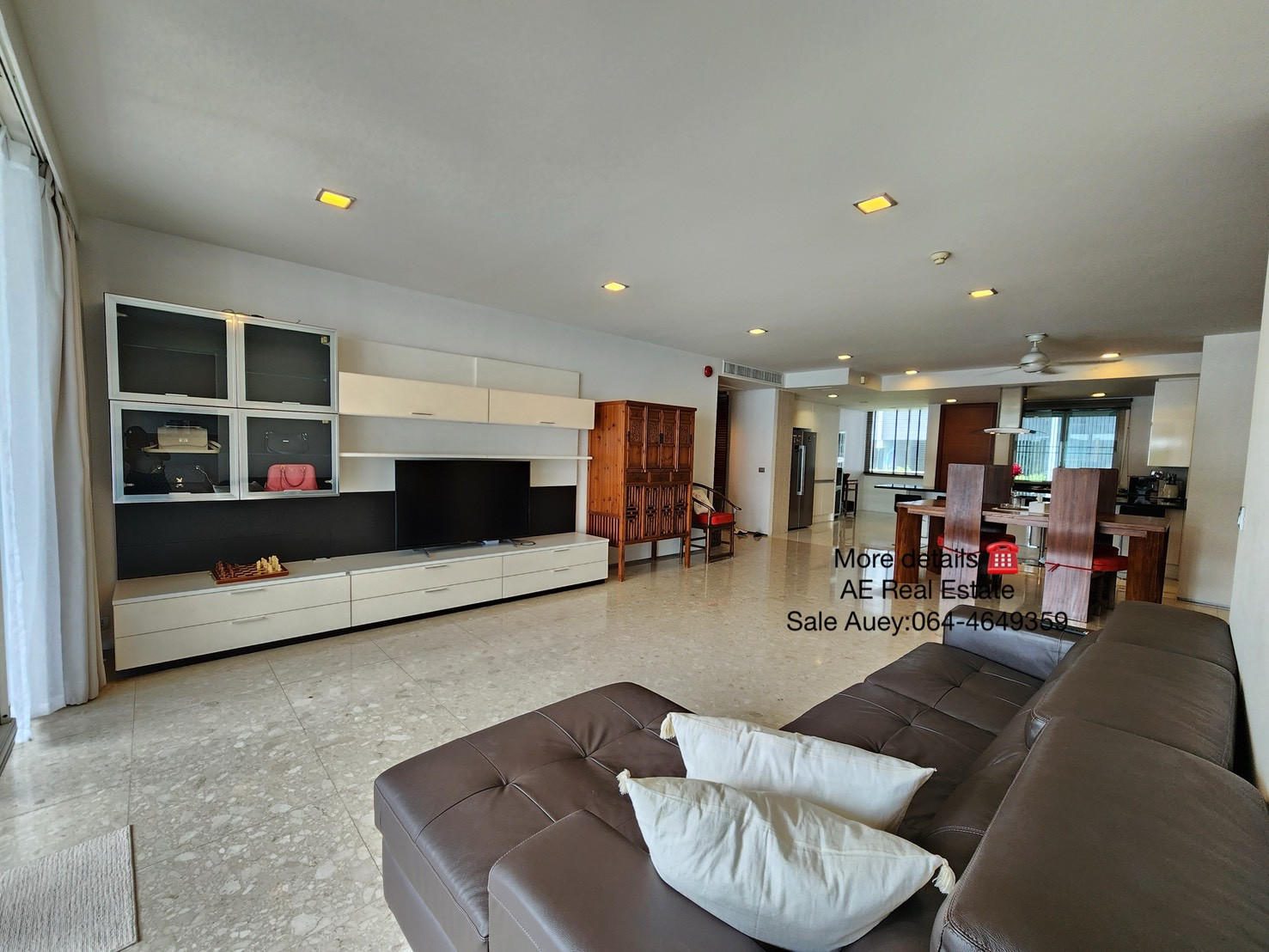 ✨ Family Size Condo  3 Bed • 210 Sq.m.  🐶 Pet Friendly  💰 120,000 THB