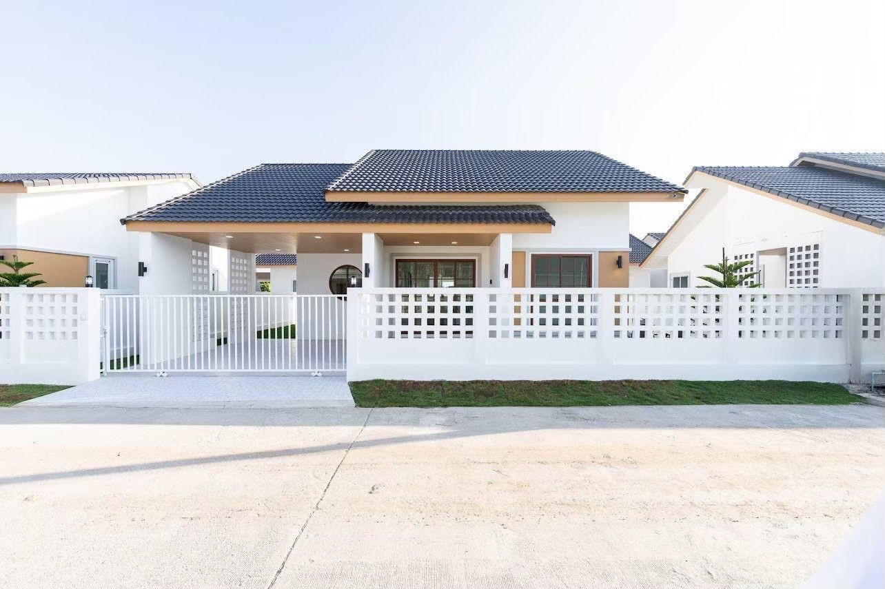 🏠บ้านมินิมอลเดี่ยวชั้นเดียว 3 นอน 2 น้ำ 2 จอดรถ 💰 ราคาเริ่ม 2.19 ลบ (ฟรีโอน) 🏡 พื้นที่ 50 ตรว 📍อยู่ ท่ารั้ว ต. สันปูเลย  อ.ดอยสะเก็ด  จ.เชียงใหม่ – รูปที่ 2