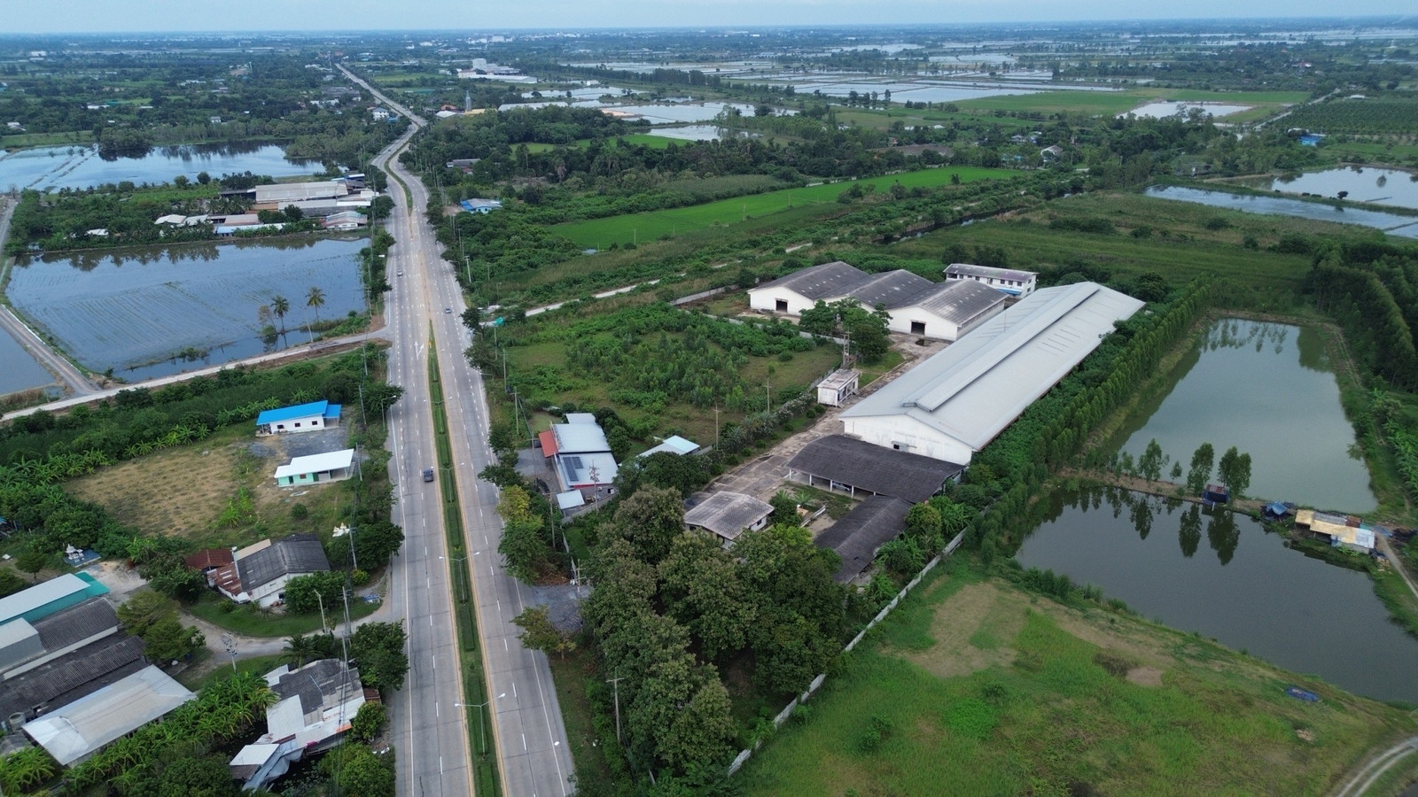 ขายโรงงาน 17 ไร่ สุพรรณบุรี พื้นที่ใช้สอย 7,200 ตร.ม. ไฟ 500 KVA พร้อมโกดังและสำนักงาน ขายโรงงาน 17 ไร่ สุพรรณบุรี พื้นที่ใช้สอย 7,200 ตร.ม. ไฟ 500 KVA พร้อมโกดังและสำนักงาน