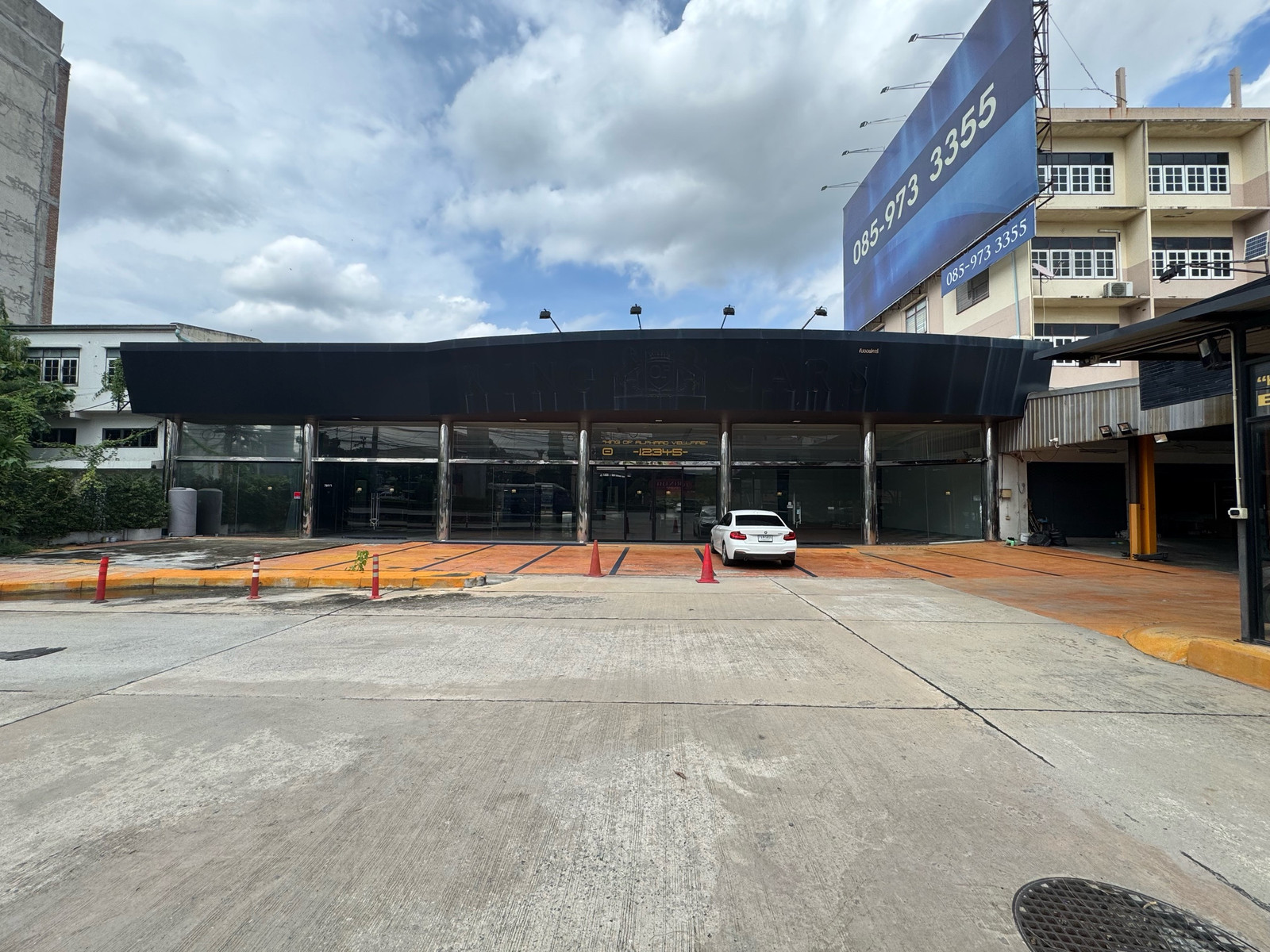 📌ให้เช่า Showroom รถยนต์,  ทำเล ศรีนครินทร์สามารถทำธุรกิจ Pilates,Fitness 