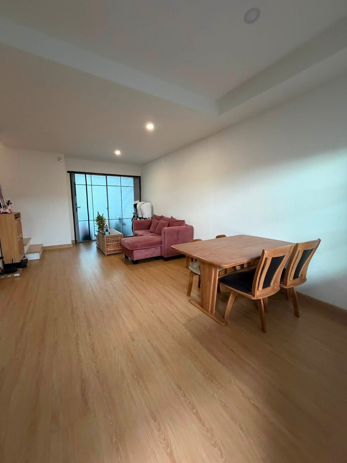 🏡 FOR RENT ทาวน์โฮม 2 ชั้น Richton Suanluang – Pattanakarn 3 ห้องนอน 2 ห้องน้ำ ใกล้สวนหลวง ร.9 บ้านสวย บรรยากาศร่มรื่น พร้อมเข้าอยู่✔ รับผู้เช่าชาวต่างชาติ 💰 ค่าเช่า 35,000 บาท/เดือน – รูปที่ 4