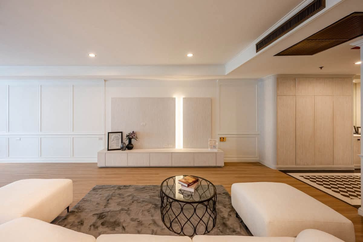 Las Colinas for sale 240.1 sqm 3 bed 4 baths 26.9 MB