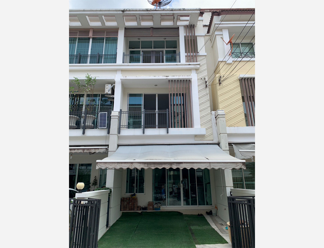 Call : 089-926-7665 Baan Klang Muang Urbanion Kaset-Nawamin 2, Townhome 3-story Soi Lad Pla Khao 79, near The Jas Ramintra. 3 Beds, 3 Baths, Fully furnished
