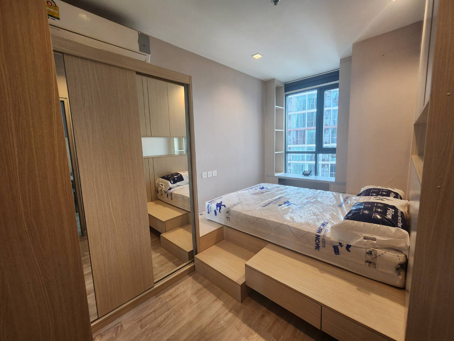 ขาย ห้องสวย ไอดีโอ โมบิ สาทร ( Ideo mobi sathorn ) ติด BTS ธนบุรี 50 เมตร พร้อมเฟอร์+ ห้อง 31 ตรม. เพียง 3.5 ลบ. ขาย ห้องสวย ไอดีโอ โมบิ สาทร ( Ideo mobi sathorn ) ติด BTS ธนบุรี 50 เมตร พร้อมเฟอร์+ ห้อง 31 ตรม. เพียง 3.5 ลบ.