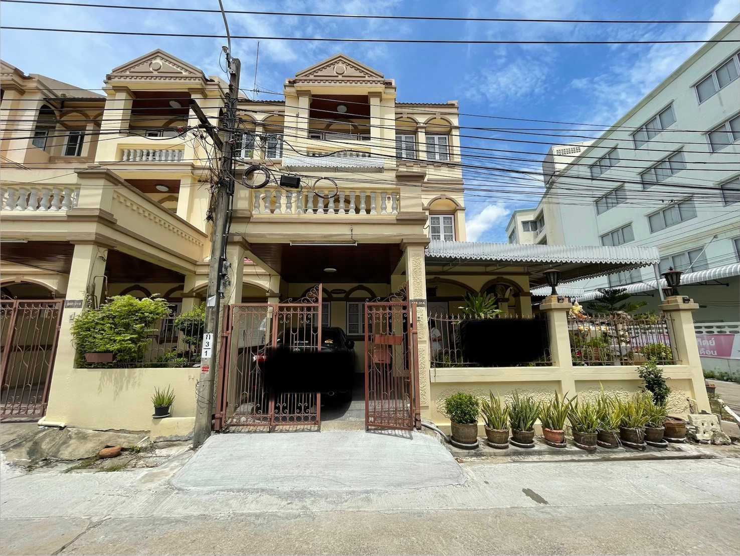 🏡ขายทาวน์โฮมหลังมุม 3 ชั้น พื้นที่กว้าง 39 ตรว. ย่านชุมชมปรีดีพนมยงค์ เชื่อมต่อ เอกมัย - ใกล้ BTS พระโขนง 🏡ขายทาวน์โฮมหลังมุม 3 ชั้น พื้นที่กว้าง 39 ตรว. ย่านชุมชมปรีดีพนมยงค์ เชื่อมต่อ เอกมัย - ใกล้ BTS พระโขนง
