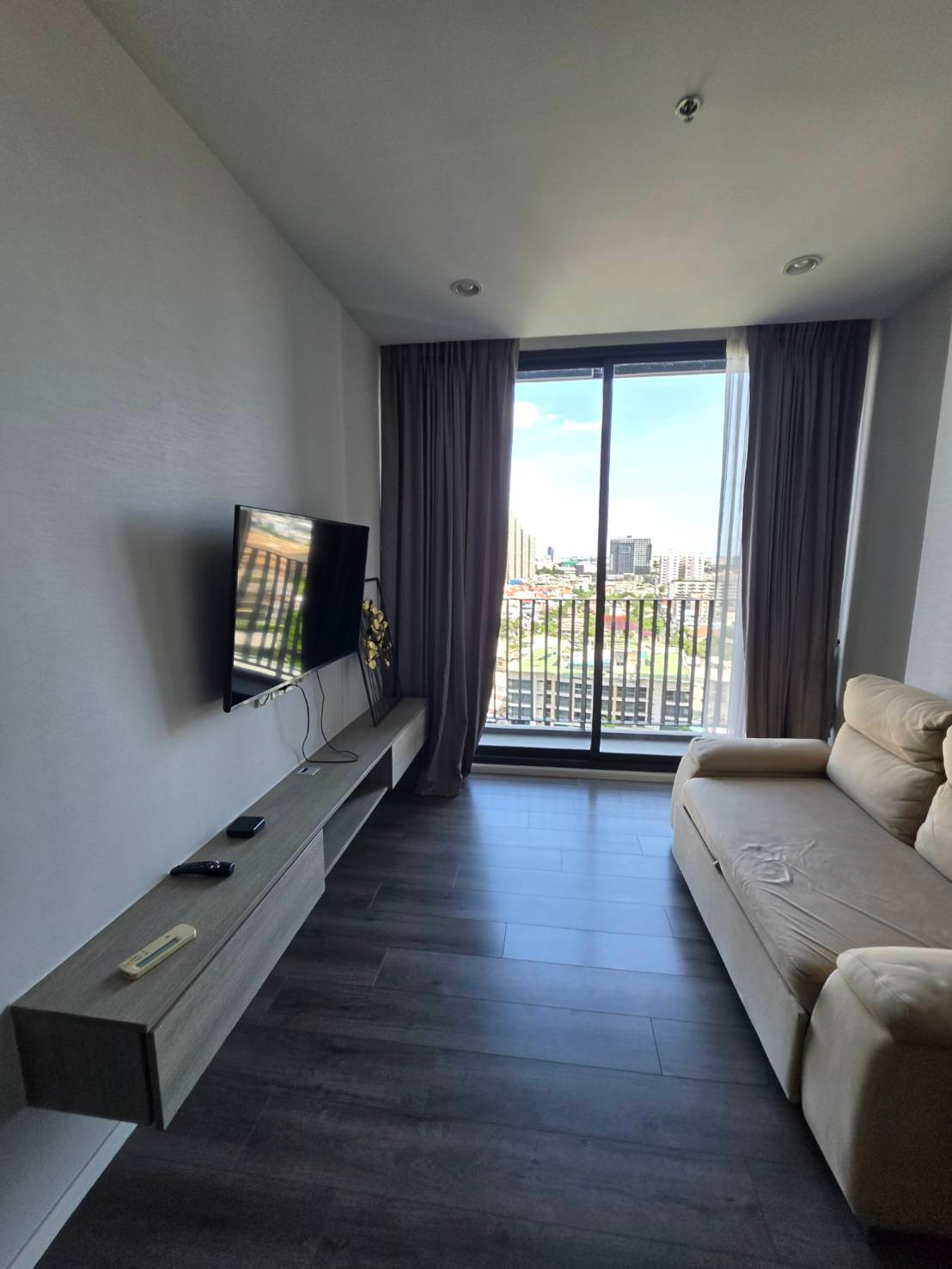 Condo for rent: Whizdom Inspire, two bedrooms, beautiful, ready to move in!