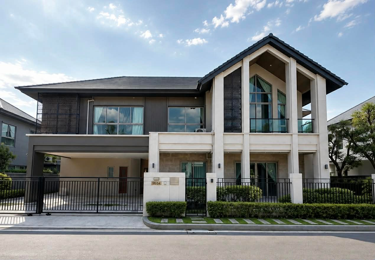 !!  sells at a loss!! Luxurious 2-storey detached house, Bangkok Boulevard Signature project, Lat Phrao - Seri Thai, middle site.
