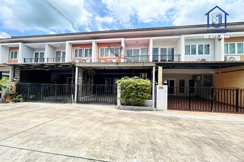 2-story townhome for sale, Suetrong Cozy Village, Khlong 6, Rangsit - Nakhon Nayok Road, near Future Park Rangsit.