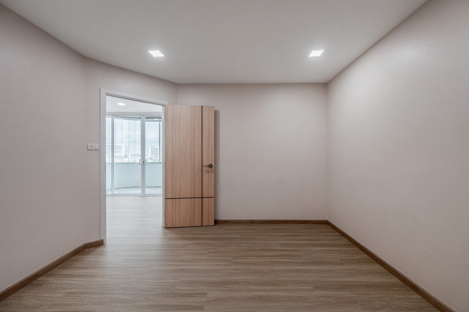 Pisawit Tower เลี้ยงสัตว์ได้ กระจกโค้ง Panoramic วิวเมือง – รูปที่ 3