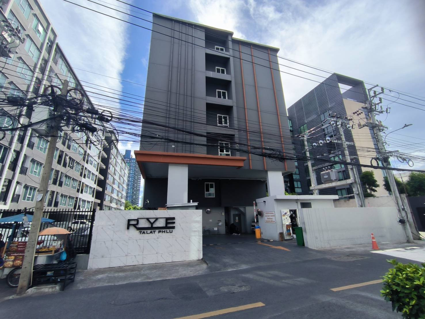 Condo for sale: Rye Talat Phlu, special price only 1.6 million baht. Condo for sale: Rye Talat Phlu, special price only 1.6 million baht.
