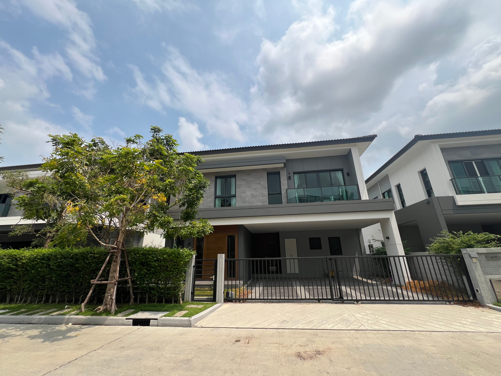 New house near MRT the city onnut2 New house near MRT the city onnut2