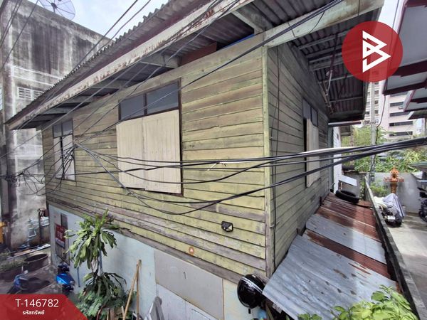 Land for sale with buildings, area 35 sq m, Pracha Songkhro 18, Din Daeng, Bangkok.