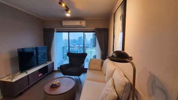 Condo for rent, 2 bedrooms (60 sq m.), corner room, rare item. View of the curve of Bang Krachao River Fully decorated with name brands, walk 80 meters to BTS Bang Chak.