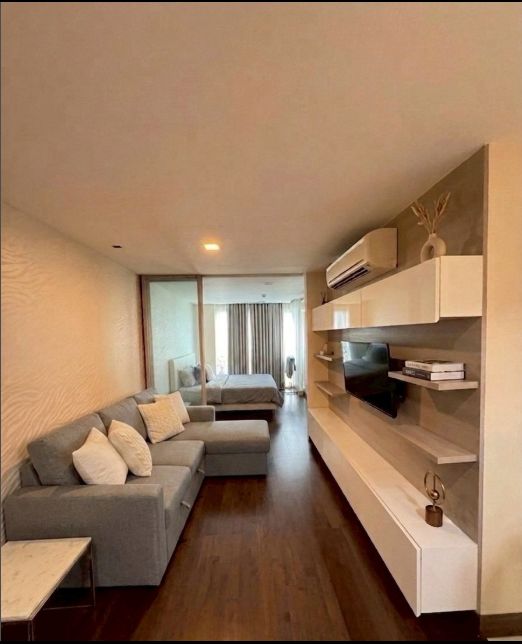 ให้เช่า 1 ห้องนอน 39 ตร.ม. ใกล้ BTS นานา ลิฟว์ แอท ไฟว์ LIV@5 Condominium