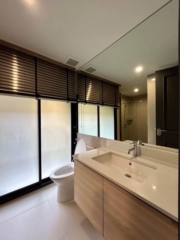 Condo for rent Noble Above Wireless-Ruamrudee 1 bedroom