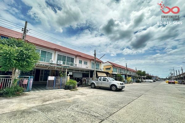 Townhouse for sale, 28 sq m., Romthip Park Village, Hathairat - Ramindra, Soi Hathairat 33.