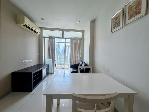 :🇹🇭 Thai language✨ Number one when it comes to location! Condo next to Airport Link Ratchaprarop, large corner room. Open view, not blocked. Ready to move in! ✨Condo for rent in Phetchabun location in the middle of the city. Very convenient to travel. Sui