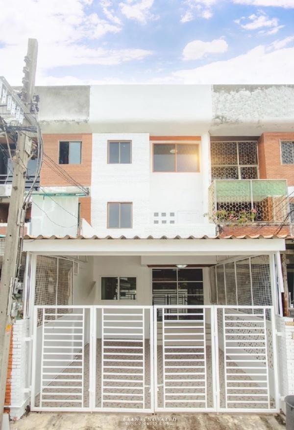 For Sale Townhome INTRO , wide frontage , newly renovated , Ratchadaphisek , Din Daeng , Bangkok , CX-167126