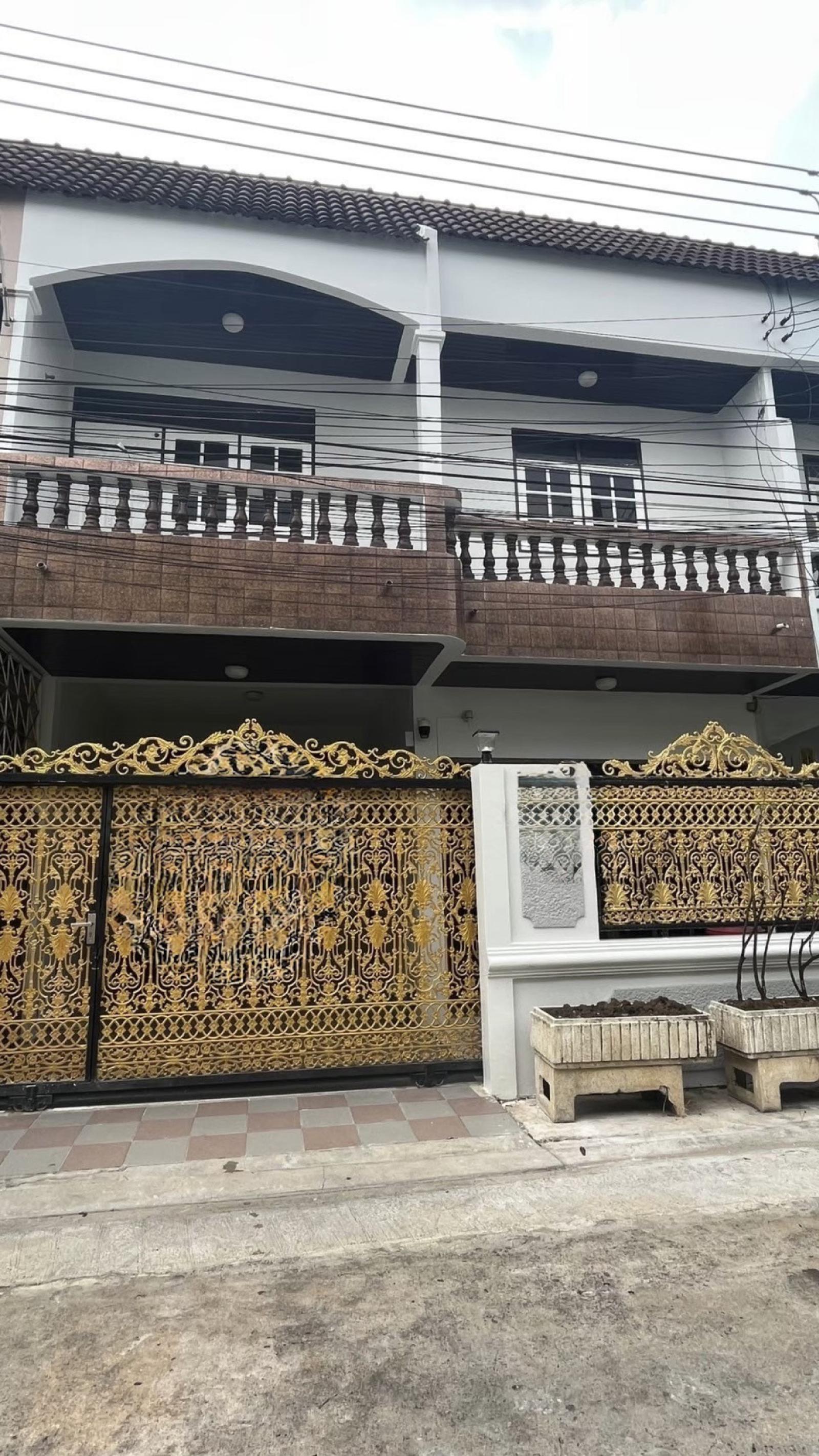 For Sale Townhouse/Townhome , Baan Duangkaew Villa Charan 35 , MRT-Bang Khun Non , Bang Khun Si , Bangkok Noi , Bangkok , CX-167815 For Sale Townhouse/Townhome , Baan Duangkaew Villa Charan 35 , MRT-Bang Khun Non , Bang Khun Si , Bangkok Noi , Bangkok , CX-167815