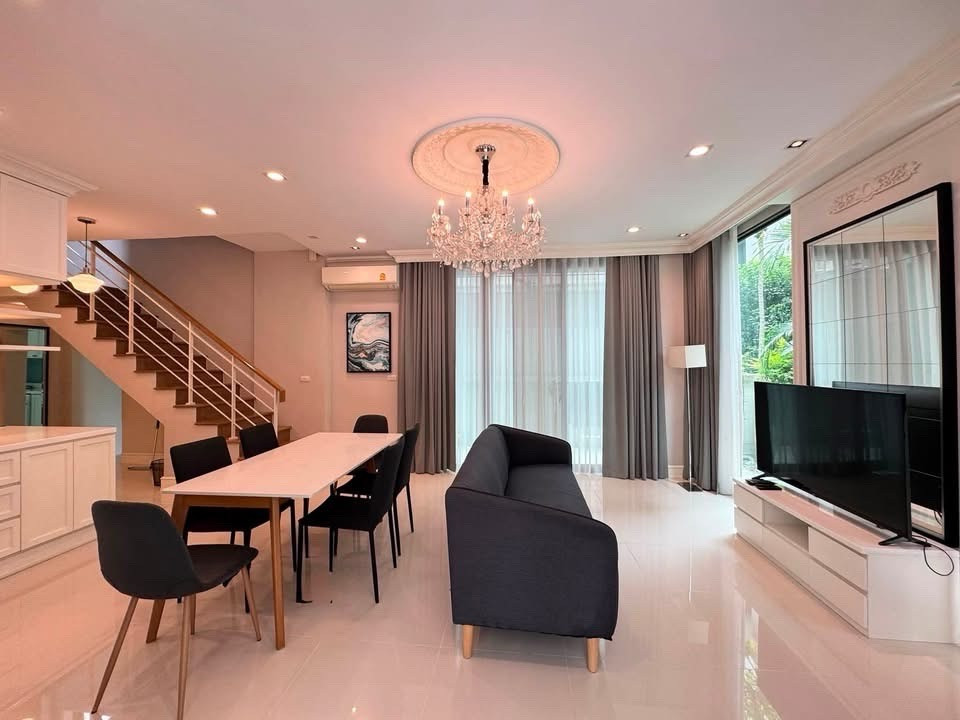 Baan Klang Muang Classe Ekkamai - Ramindra (Professional House Broker)💎💎