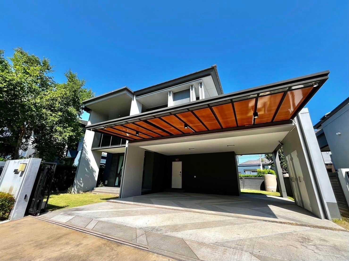 Luxury Family Home for Rent | Setthasiri Krungthep Kreetha 2 Luxury Family Home for Rent | Setthasiri Krungthep Kreetha 2
