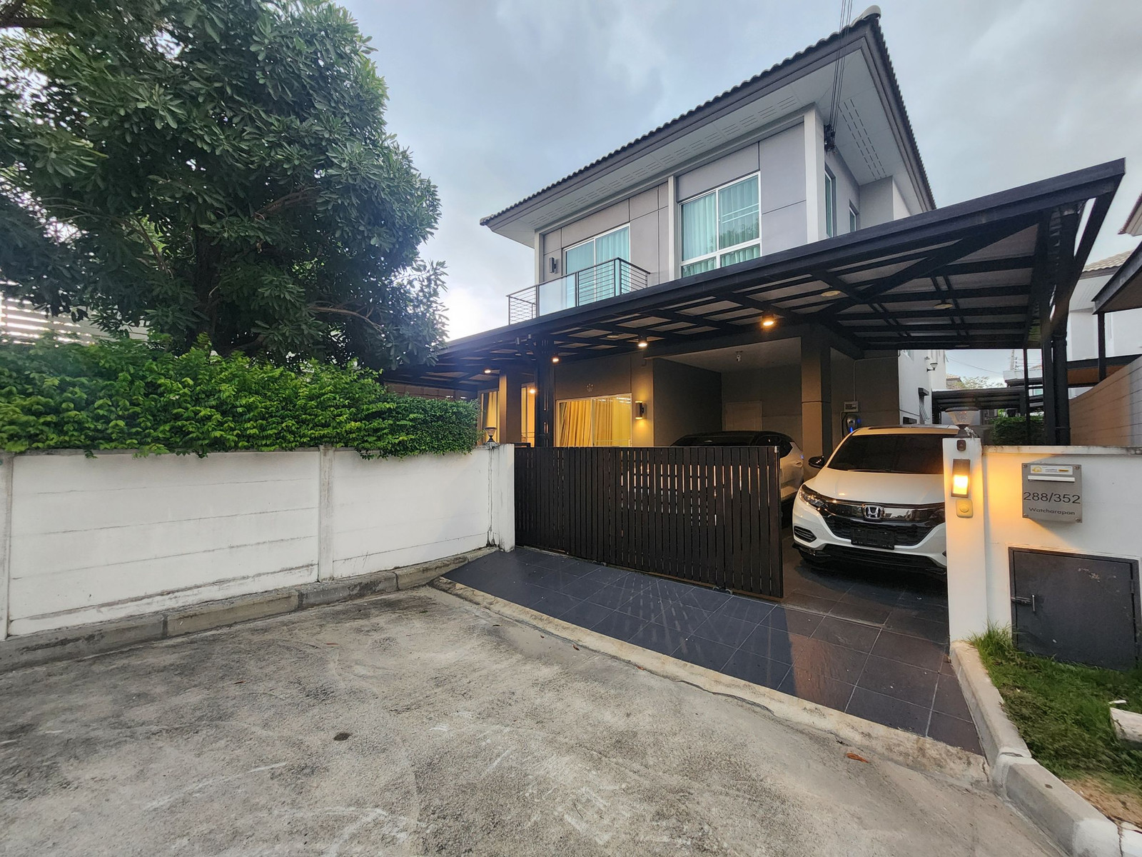 🏡 ขายบ้านเดี่ยว 2 ชั้น หลังมุม โครงการเซนโทร วัชรพล | บ้านสวย พร้อมเข้าอยู่ พื้นที่กว้าง บรรยากาศส่วนตัว – รูปที่ 2