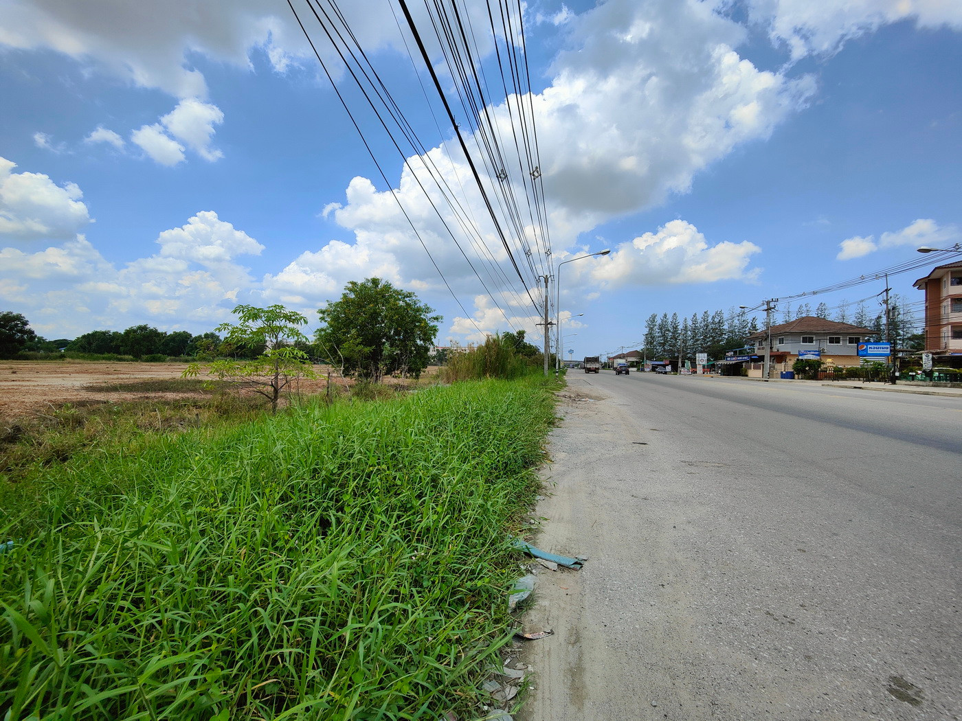 ที่ดินติดนิคมอมตะฯ อ.พานทอง 15.5 ไร่ ติดถนน 4 เลน หน้ากว้าง 178 เมตร ผังเมืองสีส้ม ไร่ละ 12 ล้าน ถมแล้วทั้งแปลง